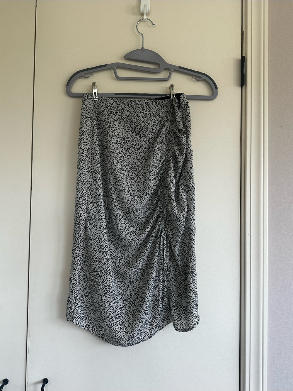 Black & White Ruched Animal Print Midi Skirt XS